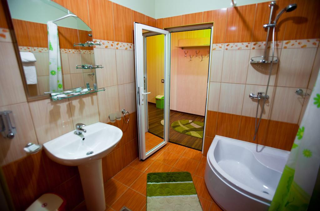 Hotel La Gil Bucureşti Cameră foto