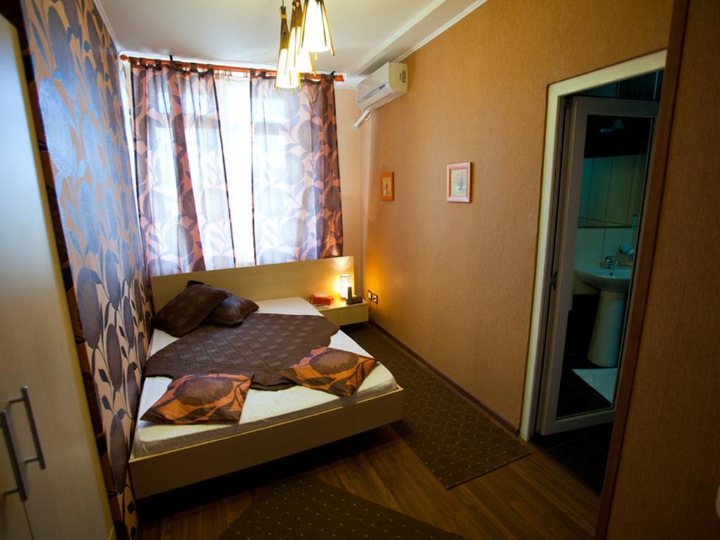 Hotel La Gil Bucureşti Cameră foto