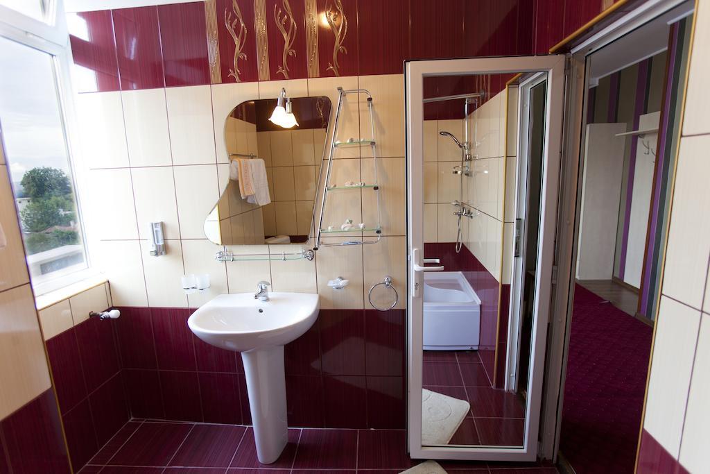 Hotel La Gil Bucureşti Cameră foto