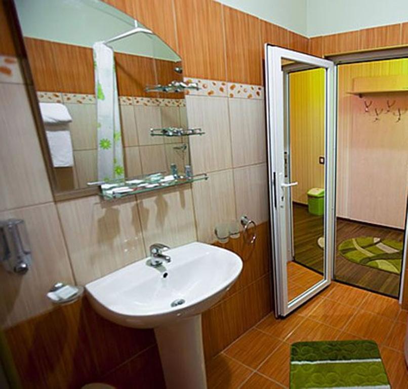 Hotel La Gil Bucureşti Exterior foto